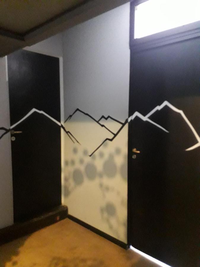 Moving Hostel Travel Bar Сан-Карлос-де-Барилоче Экстерьер фото
