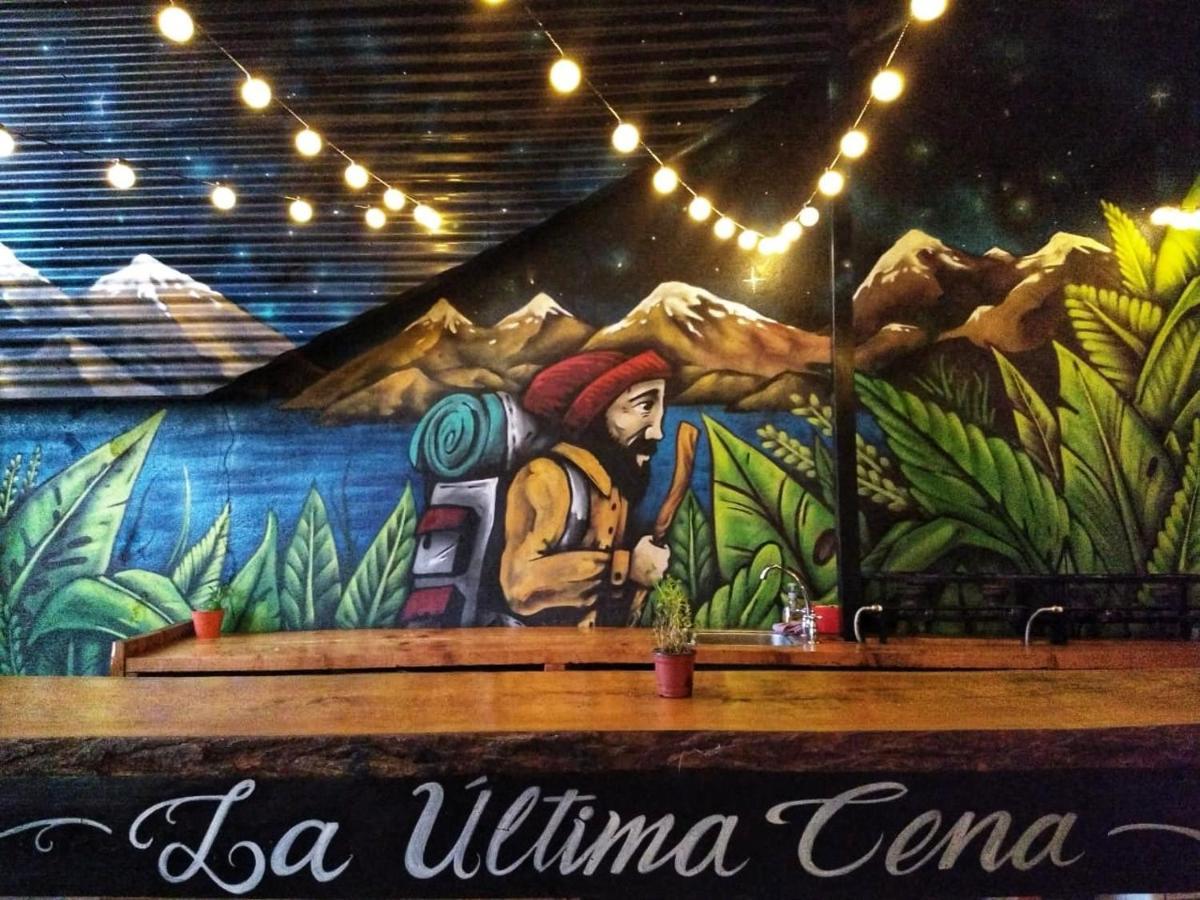 Moving Hostel Travel Bar Сан-Карлос-де-Барилоче Экстерьер фото