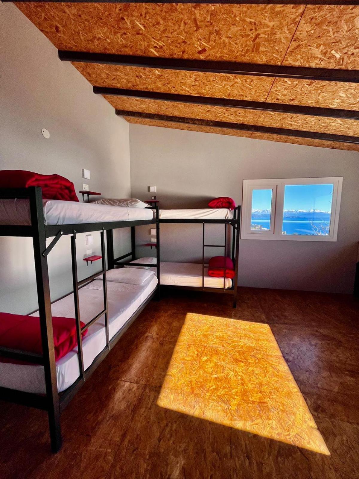 Moving Hostel Travel Bar Сан-Карлос-де-Барилоче Экстерьер фото