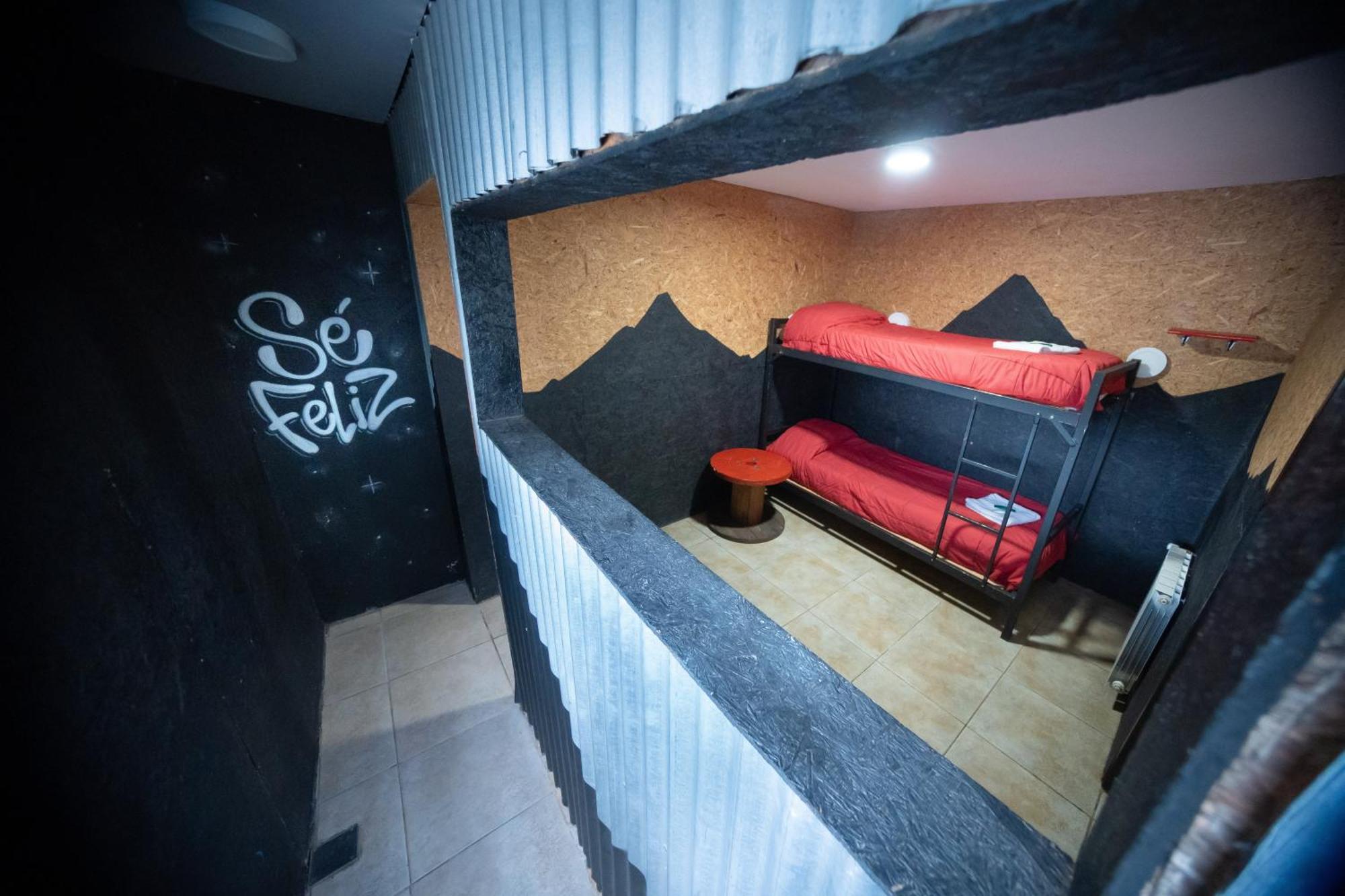Moving Hostel Travel Bar Сан-Карлос-де-Барилоче Экстерьер фото
